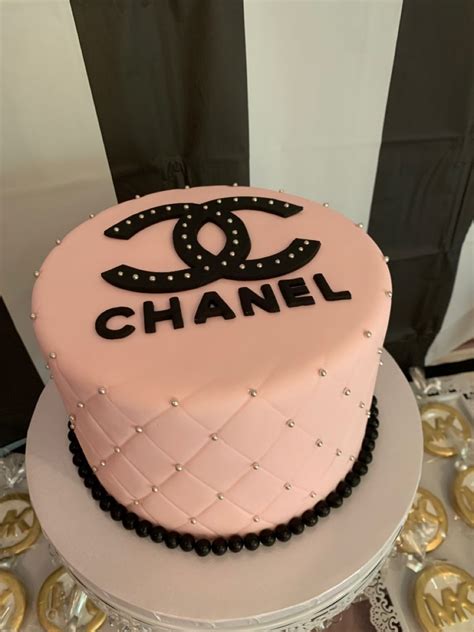 black chanel cake